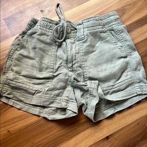 Women's Casual sage green Shorts size 000